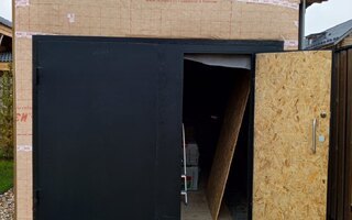 ворота гаражные с калиткой